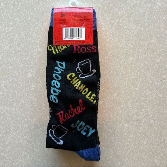 Friends Sitcom 2 Pack Unisex Adult Socks Chandler Monica Phoebe Rachel Ross Joey - Picture 3 of 3